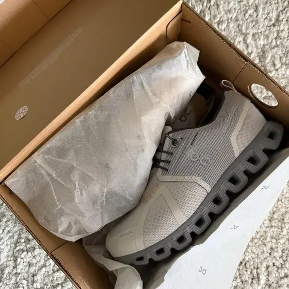 On Women's Cloud 5 Waterproof, NWT, W8, Pearl/Fog - Picture 7 of 7